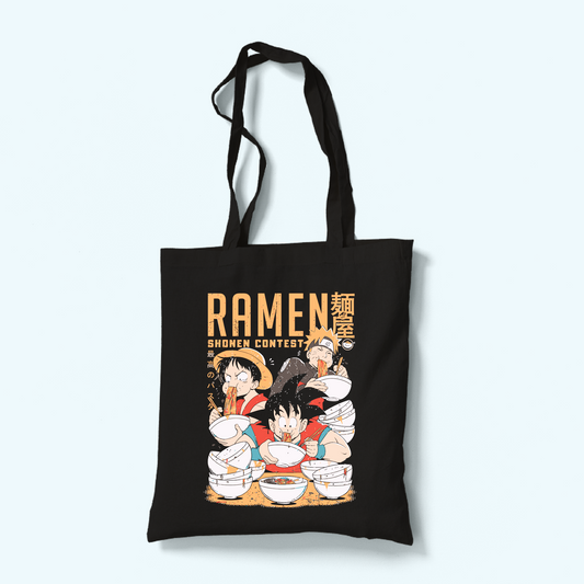 صورة توت باج سوداء عليها تصميم ناروتو ولوفي وجوكو يأكلون رامن من Sugoi Store.